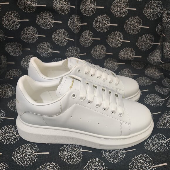 Alexander McQueen Gold Foil Branded Cream Gift Box Sneakers main image 10